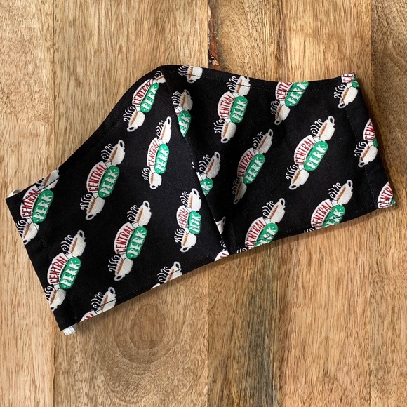 Friends Central Perk Face Mask - Picture 1 of 3